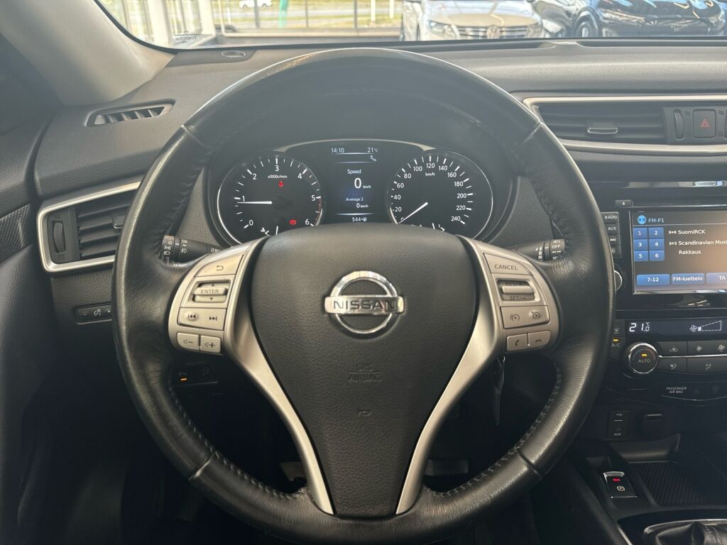 Nissan X-Trail 2016 Punainen