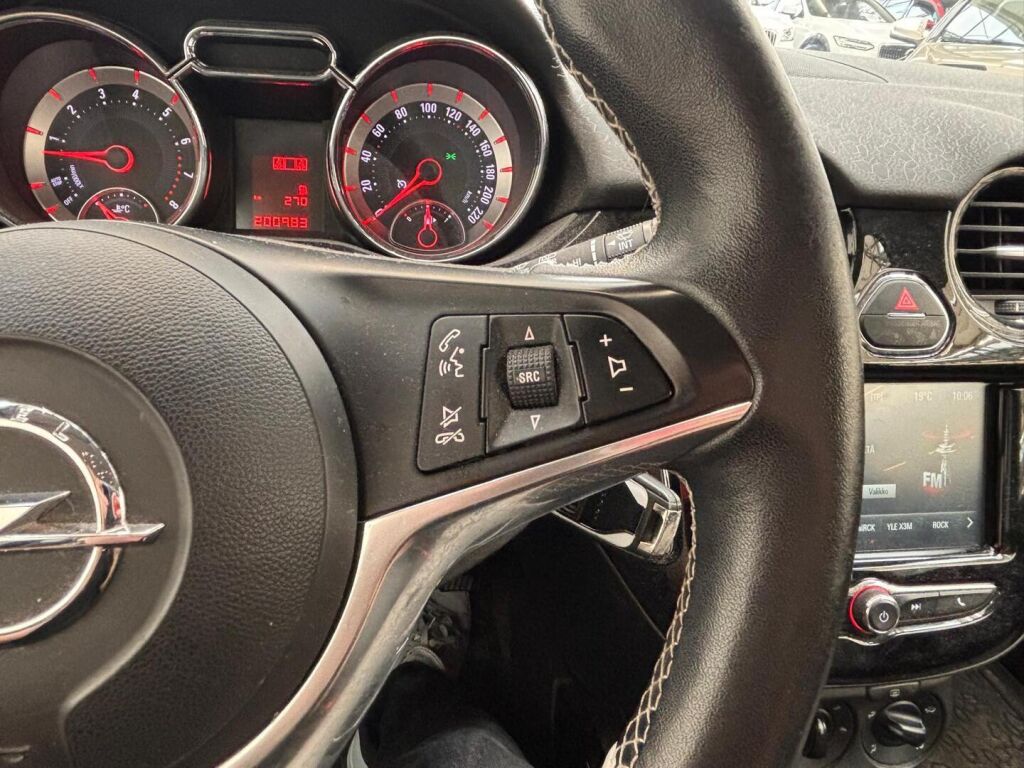 Opel Adam 2016 Valkoinen