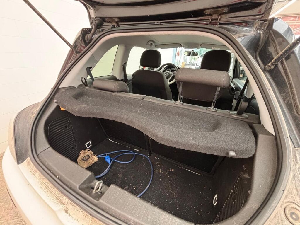 Opel Adam 2016 Valkoinen