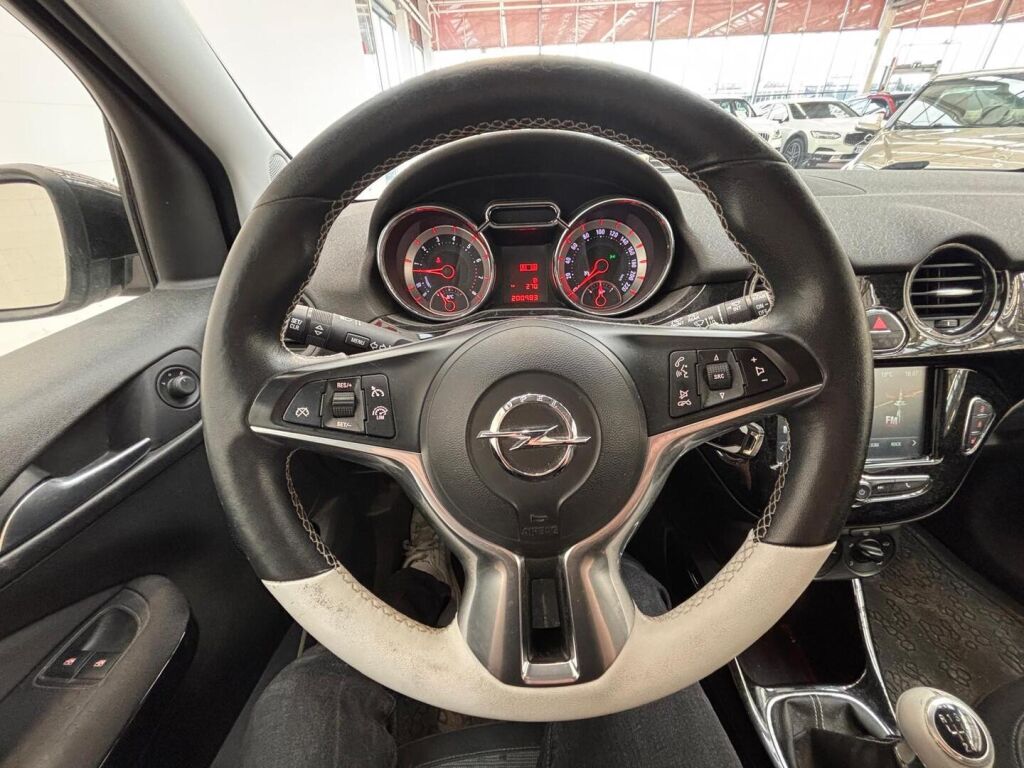 Opel Adam 2016 Valkoinen