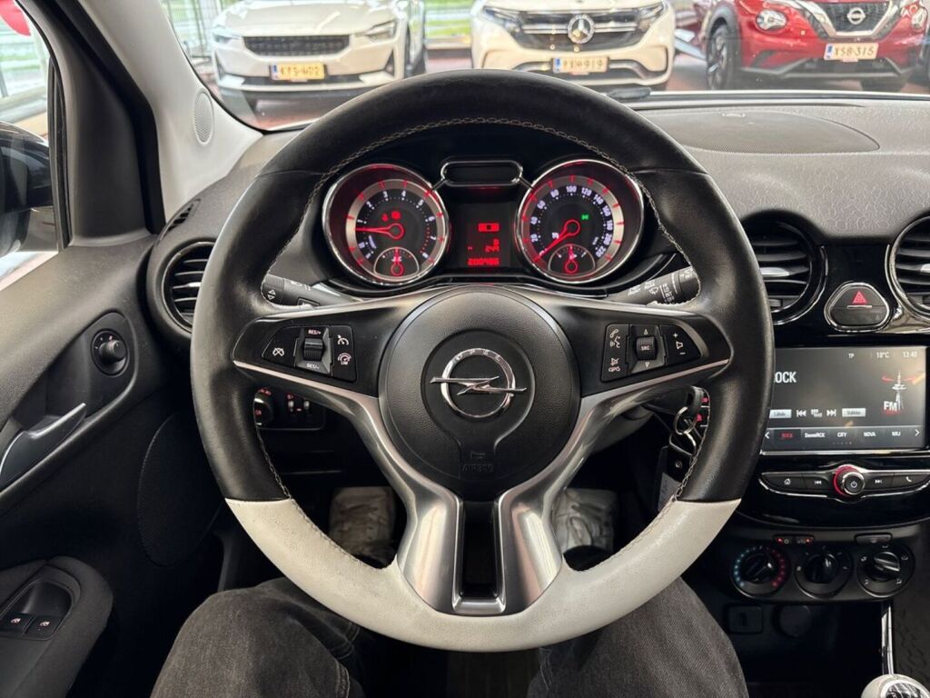 Opel Adam 2016 Valkoinen