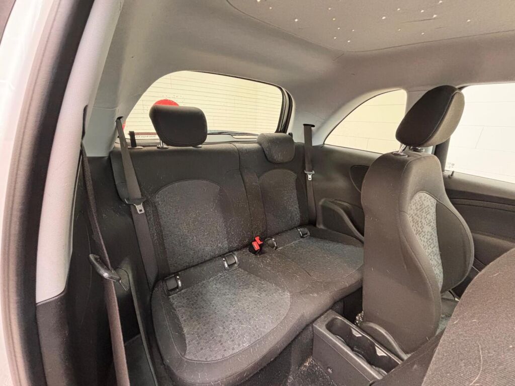 Opel Adam 2016 Valkoinen