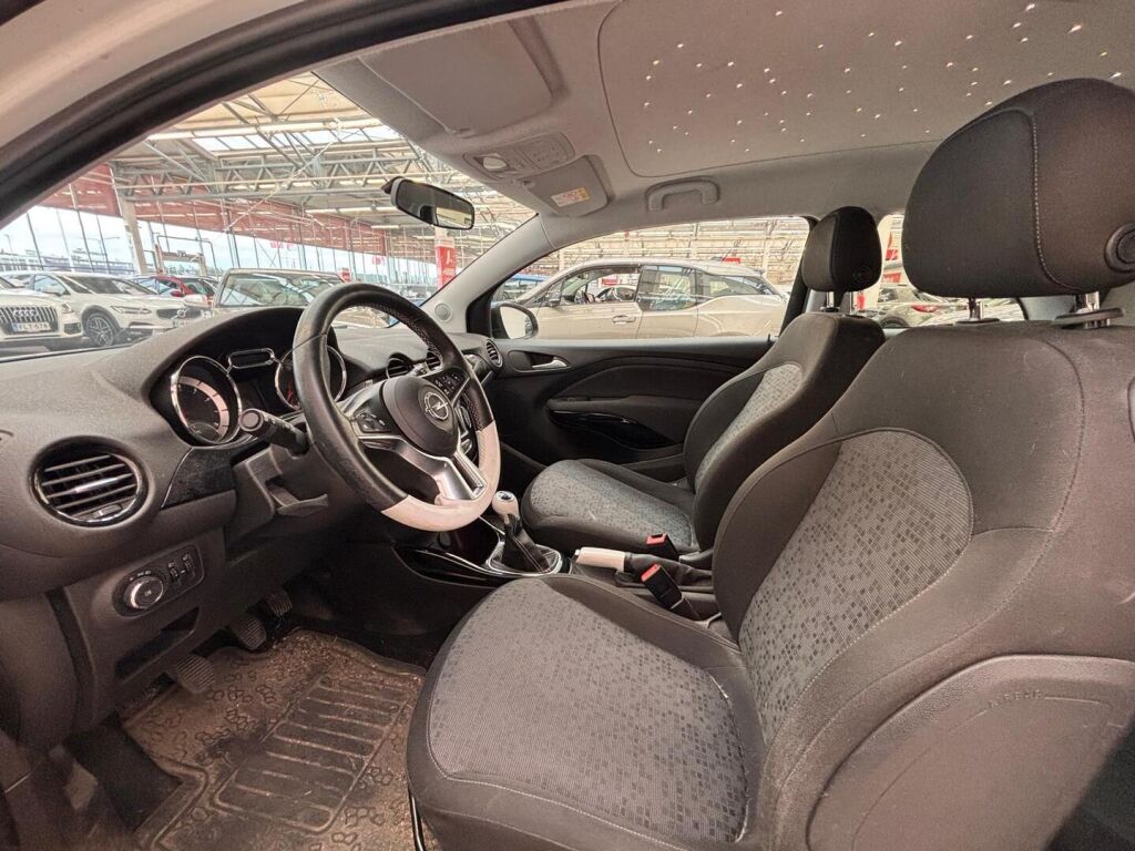 Opel Adam 2016 Valkoinen