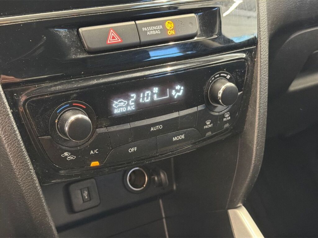 Suzuki Vitara 2016 Musta