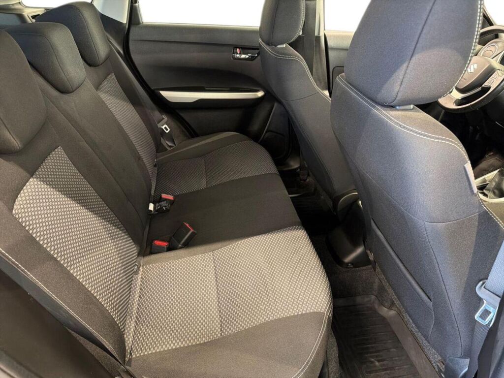 Suzuki Vitara 2016 Musta
