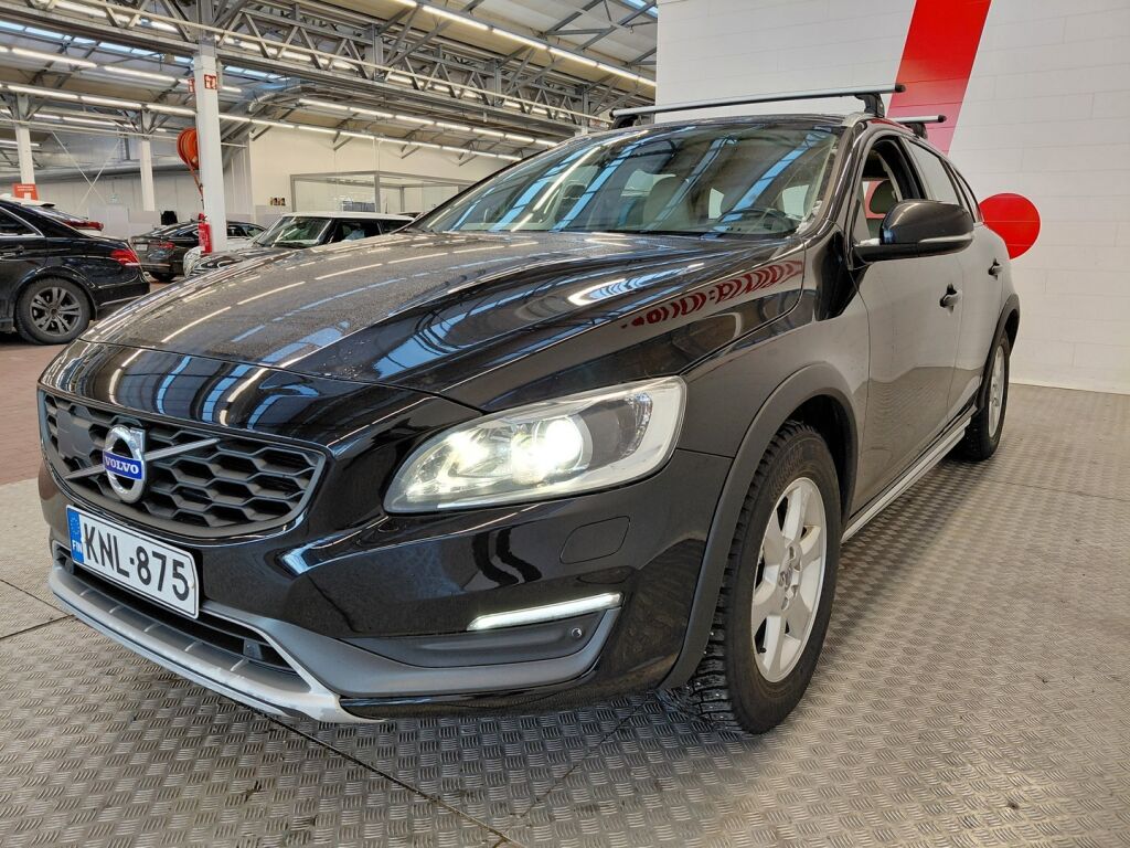 Volvo V60 Cross Country 2016 Musta