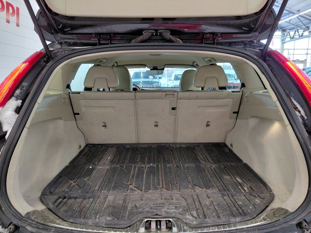 Volvo V60 Cross Country 2016 Musta