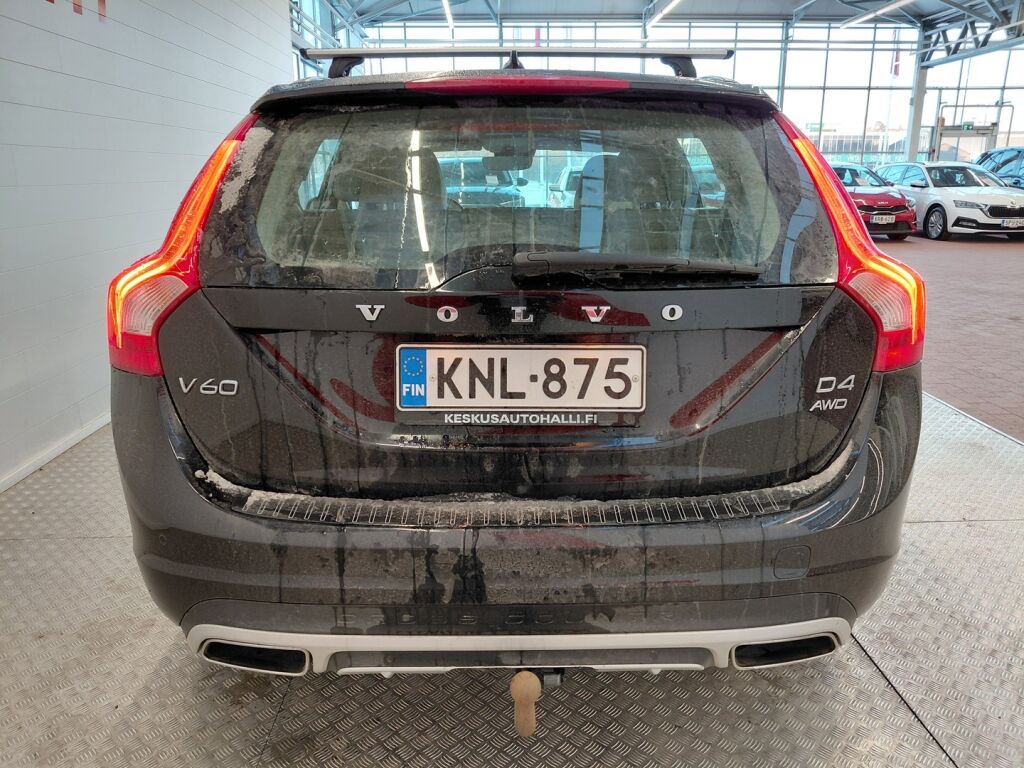 Volvo V60 Cross Country 2016 Musta