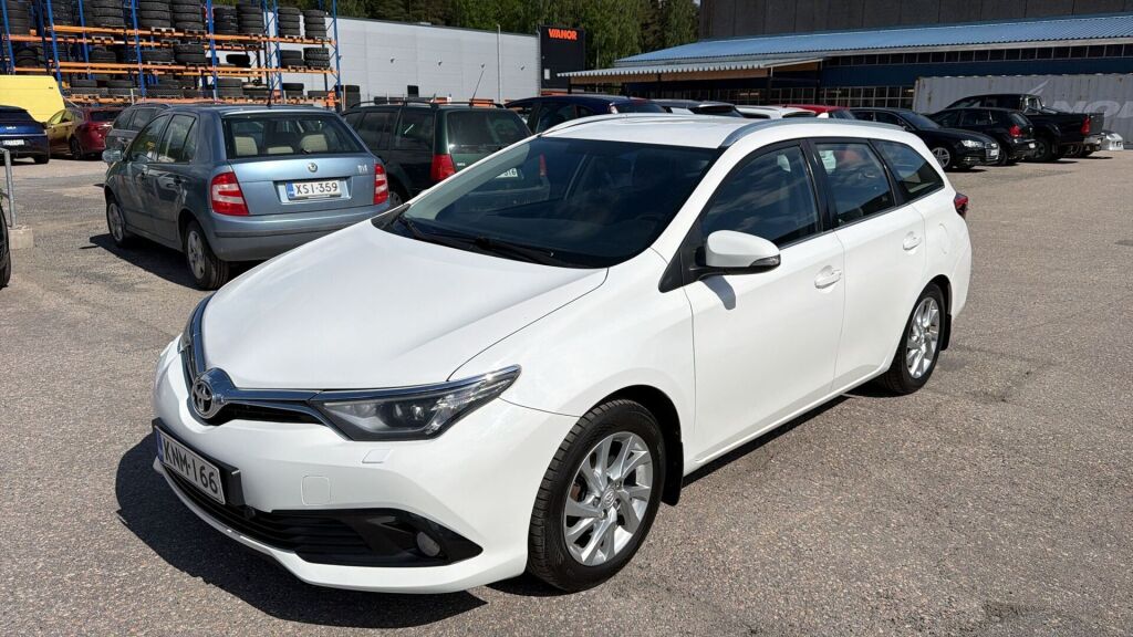 Toyota Auris 2016 Valkoinen