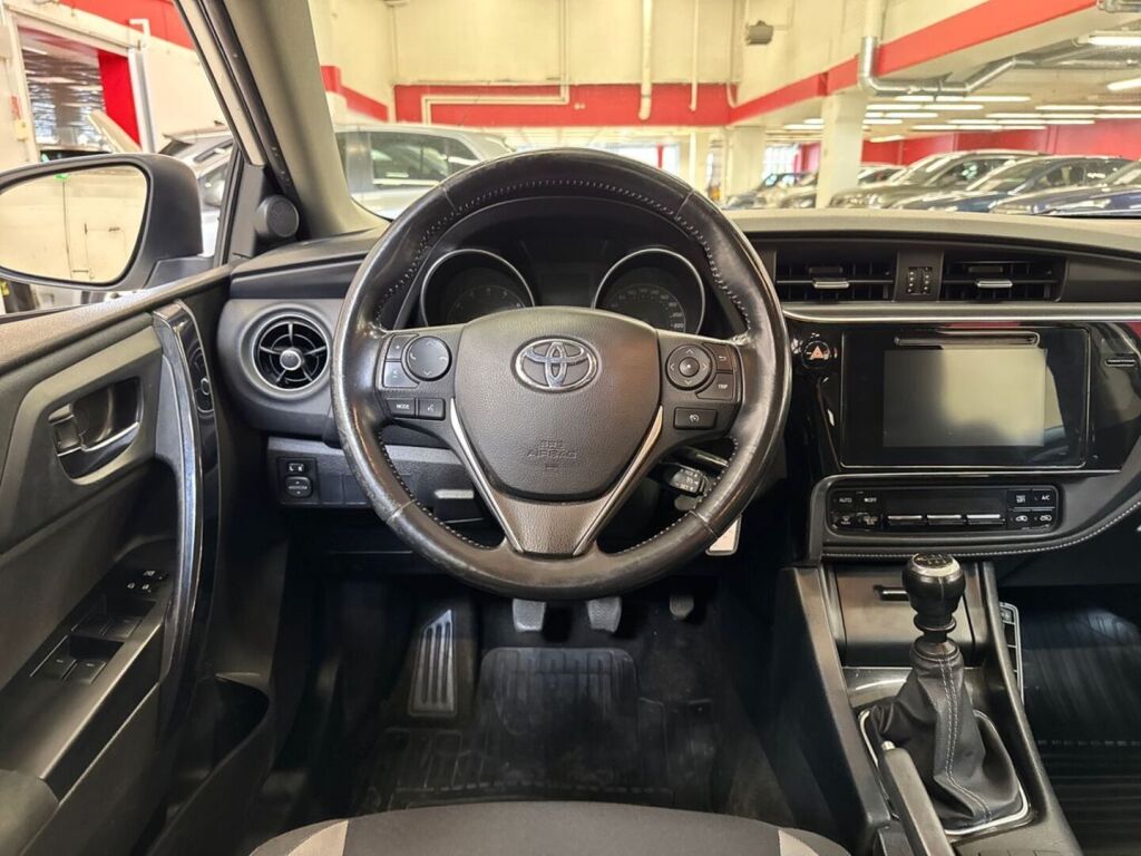 Toyota Auris 2016 Valkoinen
