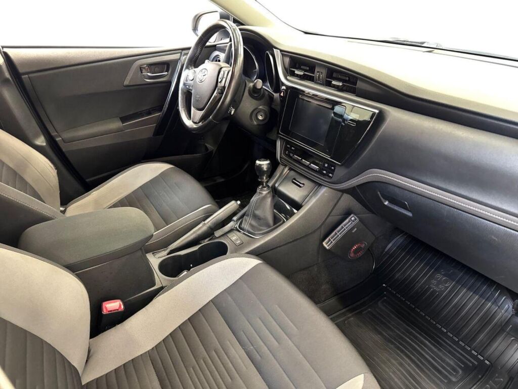 Toyota Auris 2016 Valkoinen