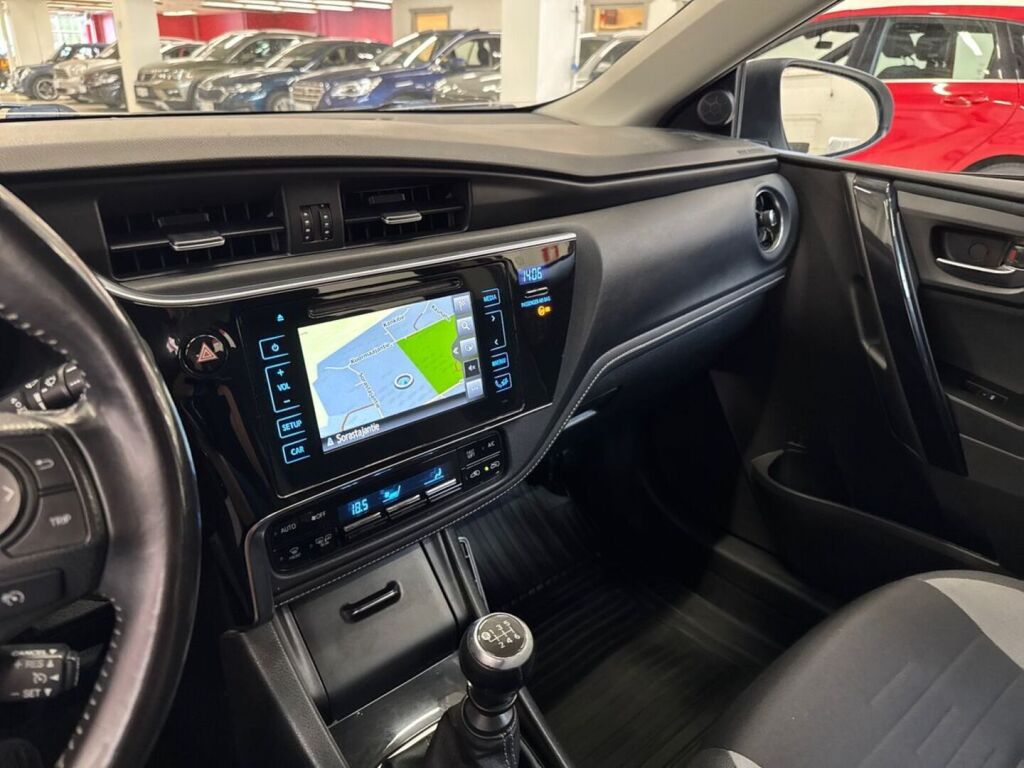 Toyota Auris 2016 Valkoinen