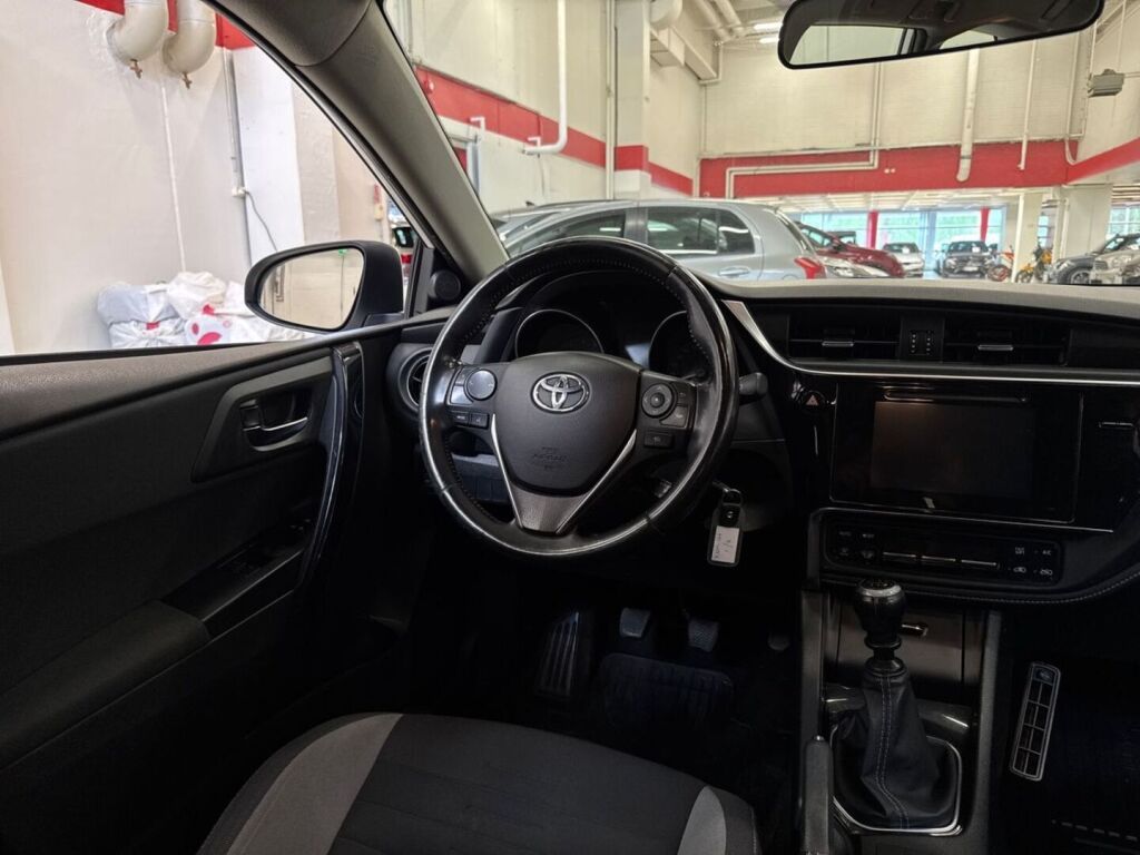 Toyota Auris 2016 Valkoinen