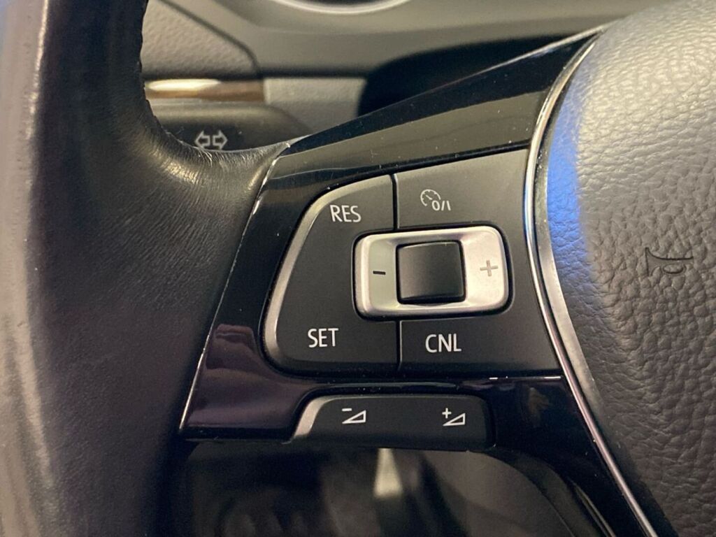 Volkswagen Jetta 2016 Sininen