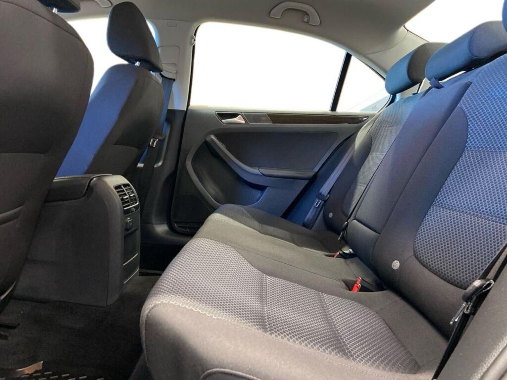 Volkswagen Jetta 2016 Sininen