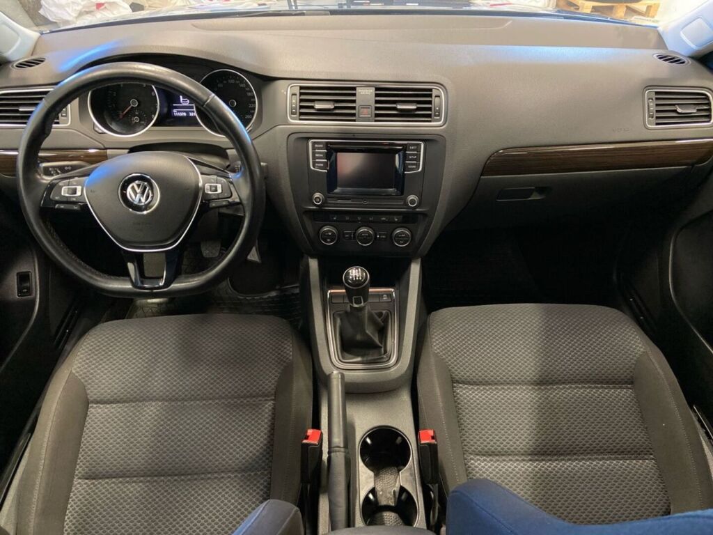 Volkswagen Jetta 2016 Sininen