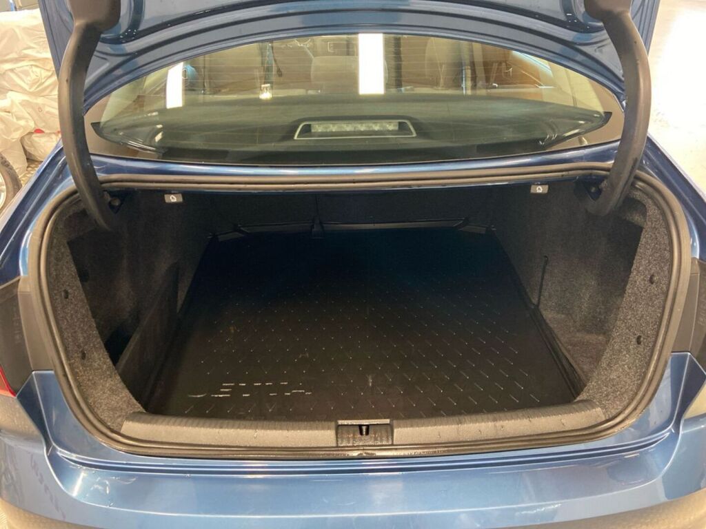 Volkswagen Jetta 2016 Sininen