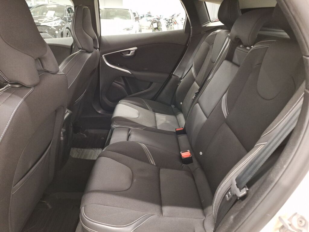 Volvo V40 2016 Valkoinen