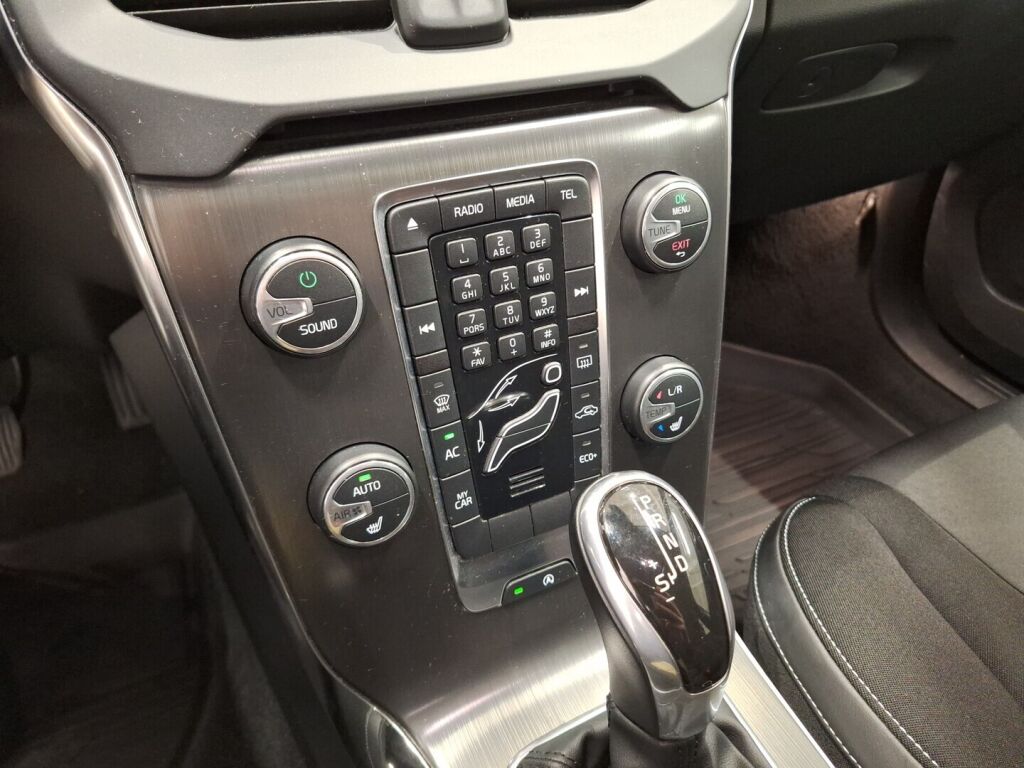 Volvo V40 2016 Valkoinen