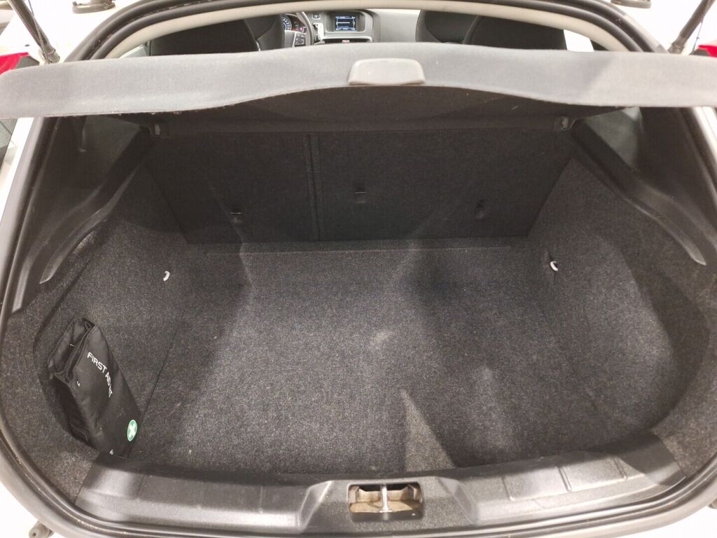 Volvo V40 2016 Valkoinen