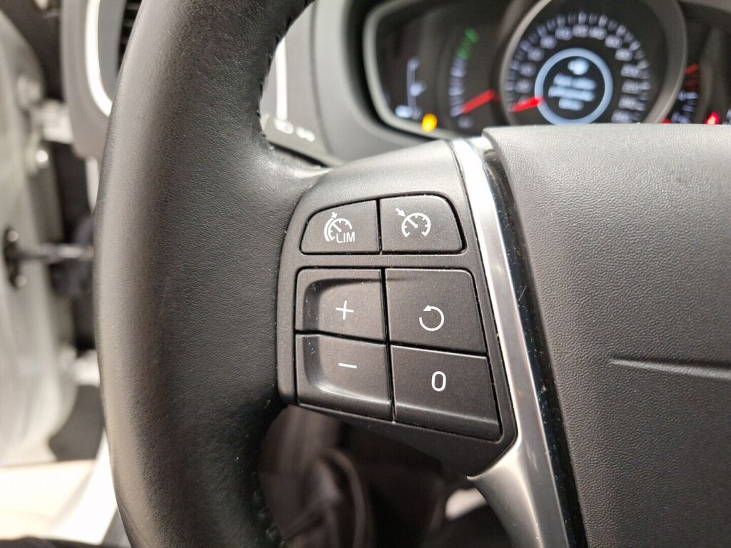 Volvo V40 2016 Valkoinen