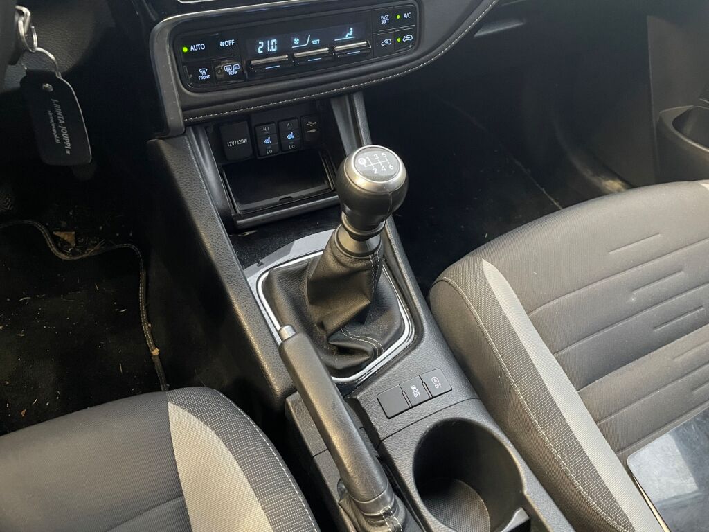 Toyota Auris 2016 Harmaa