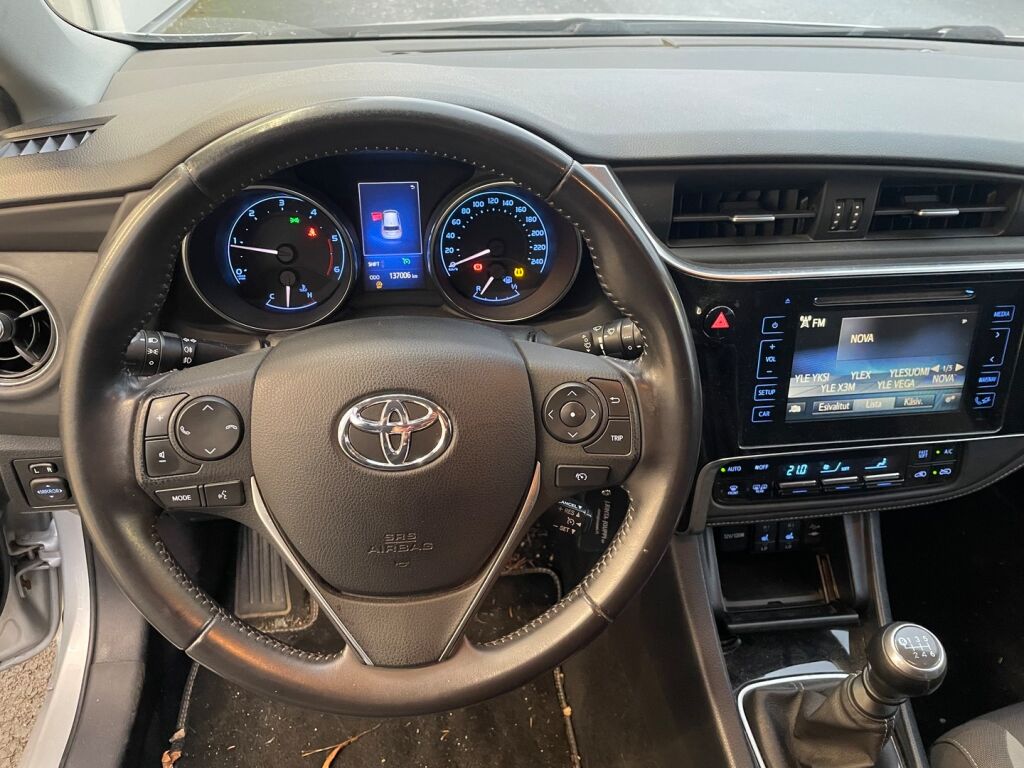 Toyota Auris 2016 Harmaa