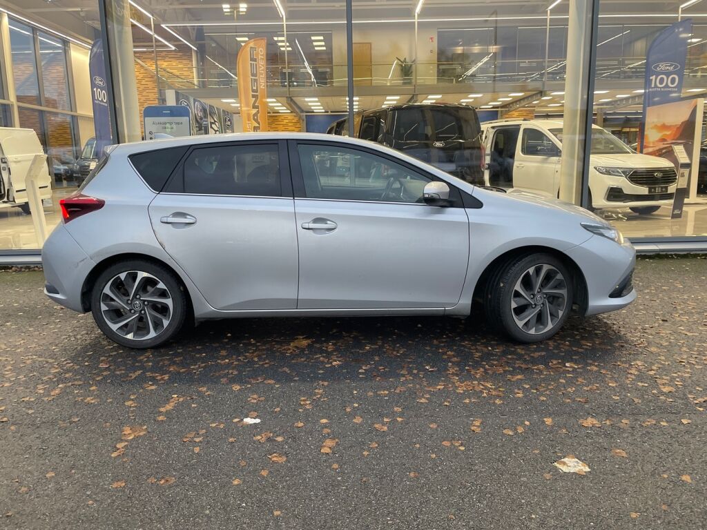 Toyota Auris 2016 Harmaa