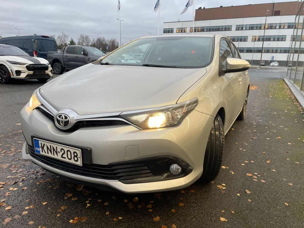 Toyota Auris 2016 Harmaa