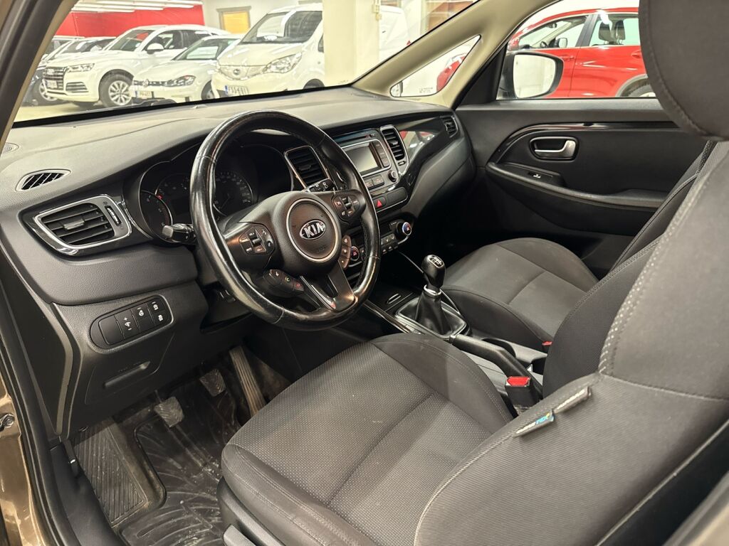 Kia Carens 2016 Ruskea (beige)