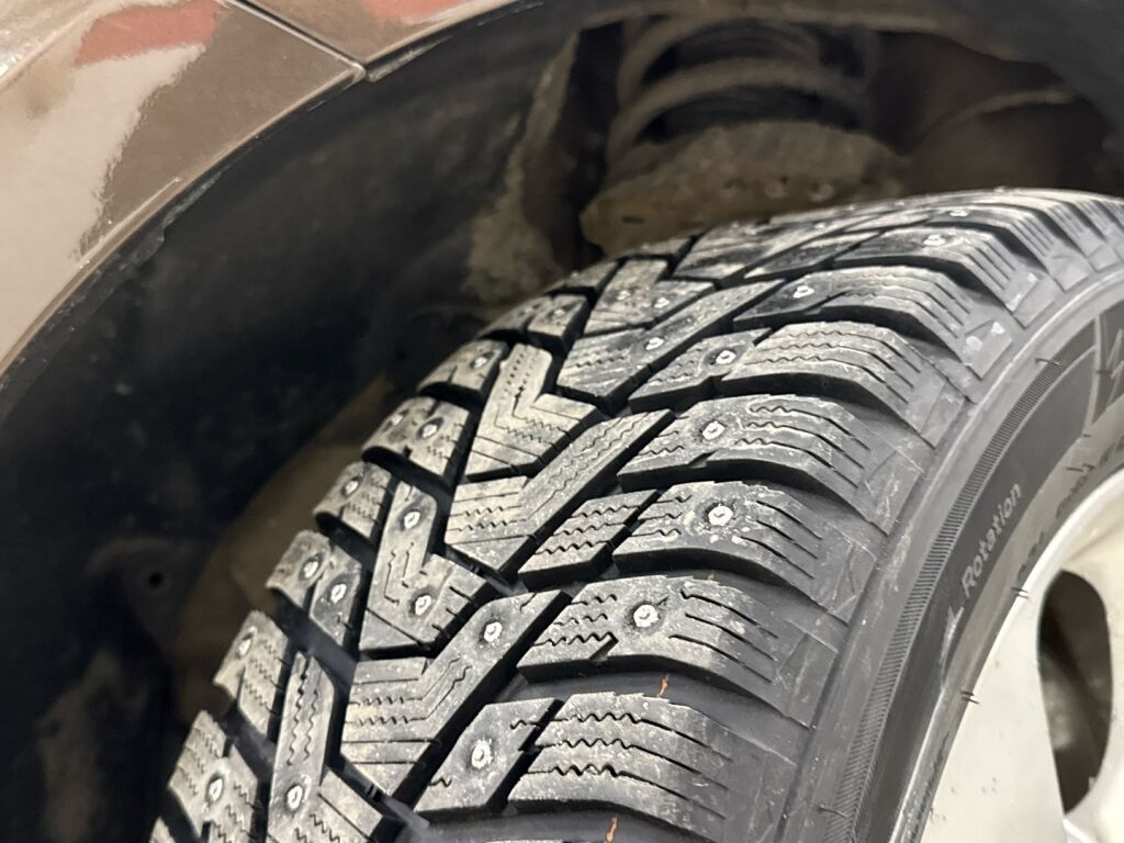 Kia Carens 2016 Ruskea (beige)