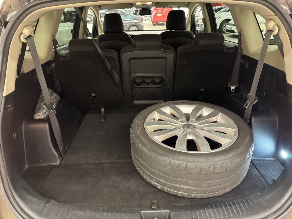 Kia Carens 2016 Ruskea (beige)