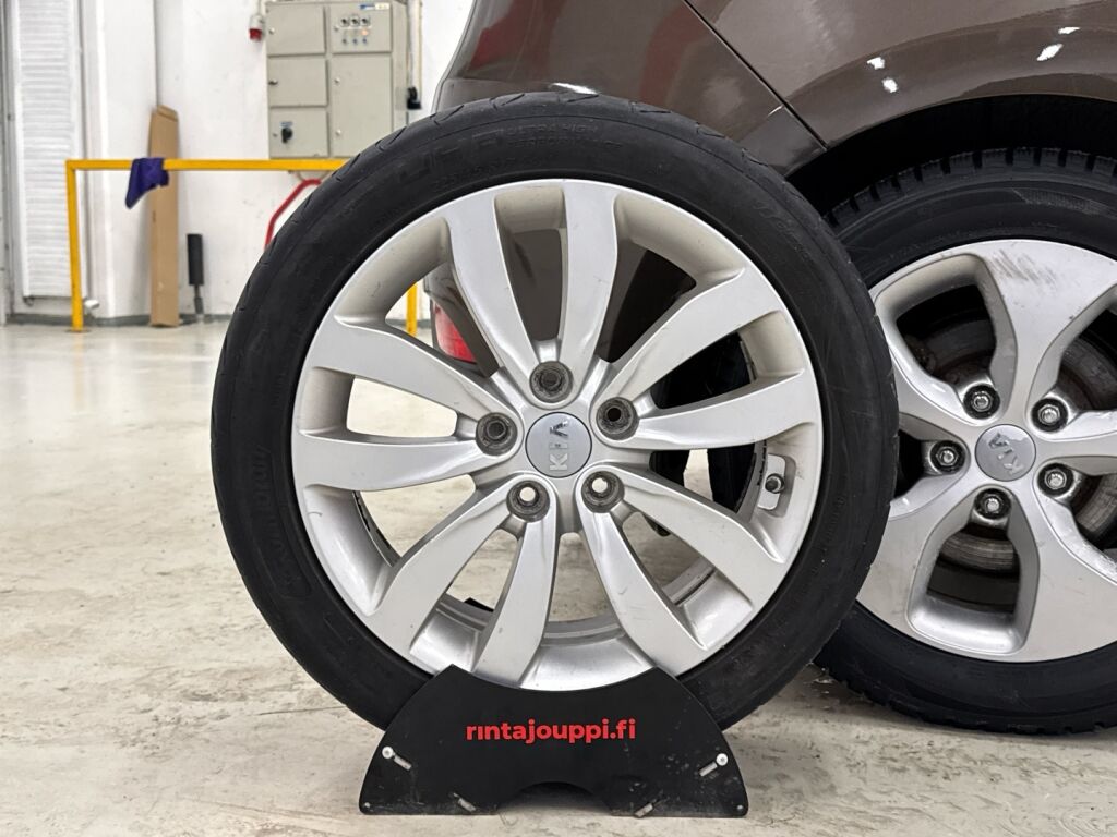 Kia Carens 2016 Ruskea (beige)