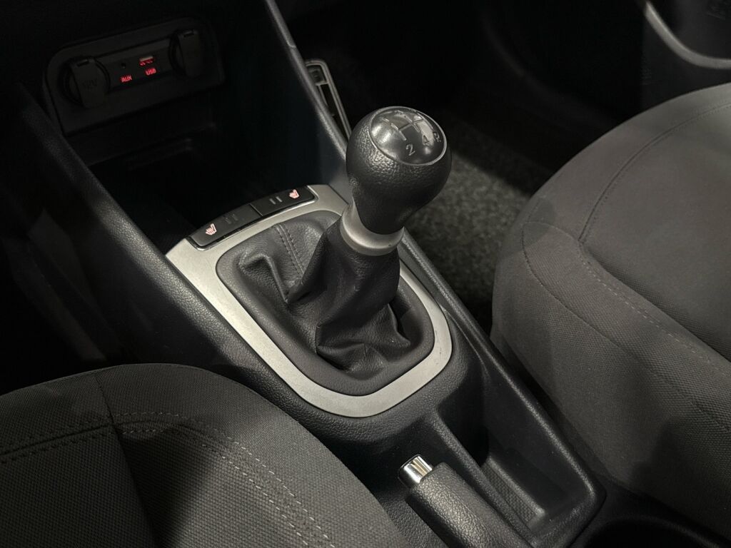 Kia Rio 2016 Keltainen