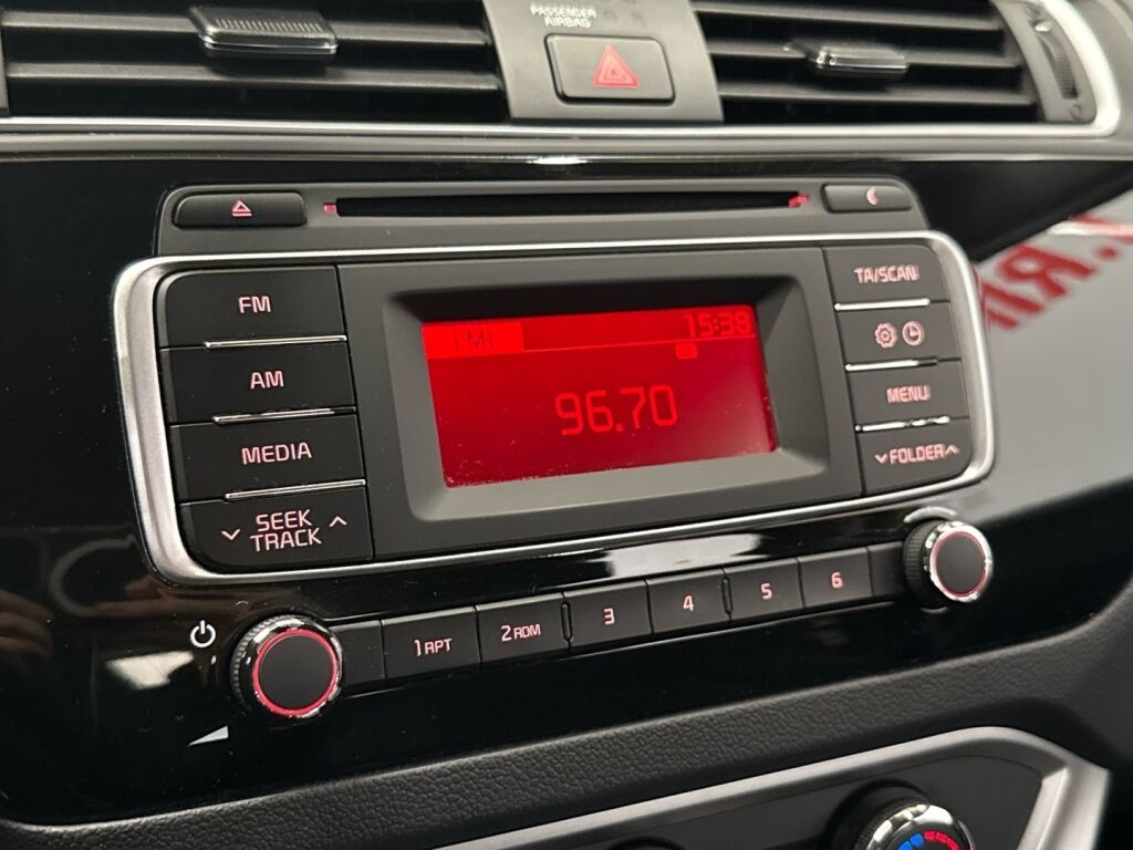 Kia Rio 2016 Keltainen