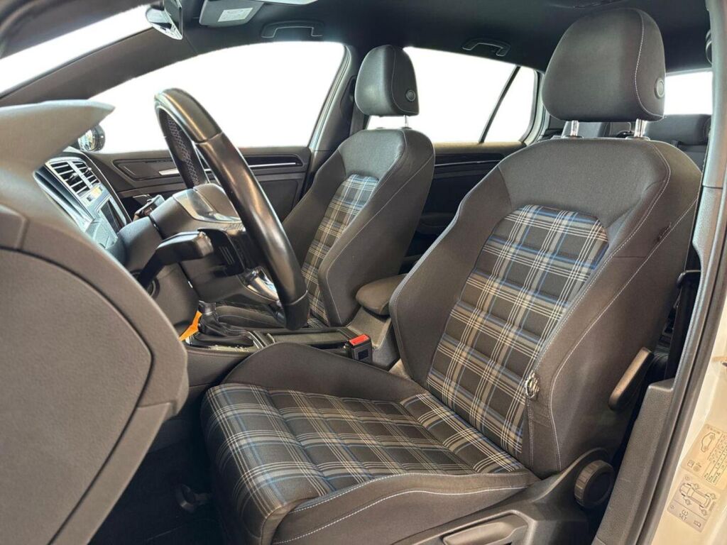 Volkswagen Golf 2016 Valkoinen