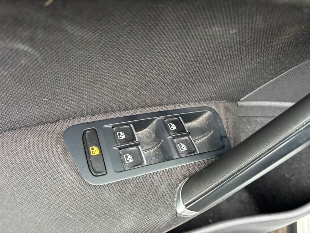 Volkswagen Golf 2016 Valkoinen