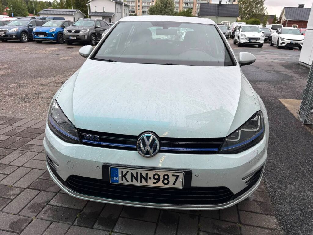 Volkswagen Golf 2016 Valkoinen