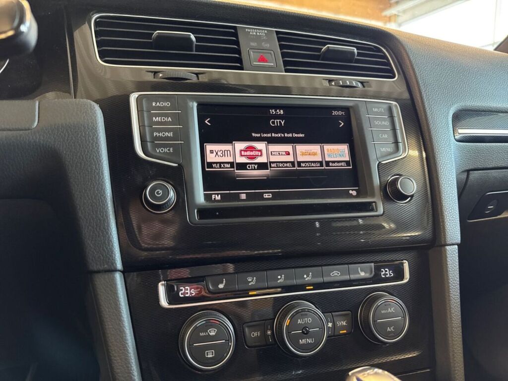 Volkswagen Golf 2016 Valkoinen