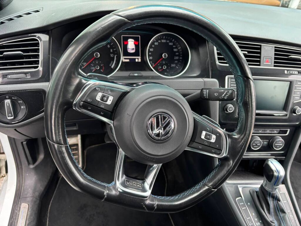 Volkswagen Golf 2016 Valkoinen