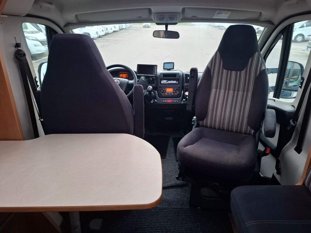 Dethleffs GLOBEBUS 2015 Sininen