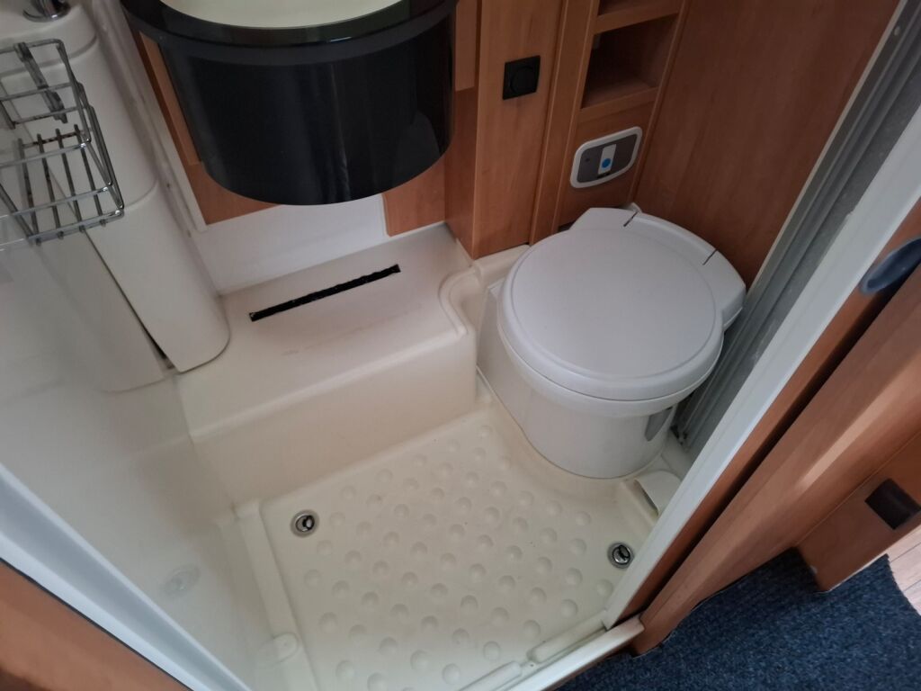 Dethleffs GLOBEBUS 2015 Sininen