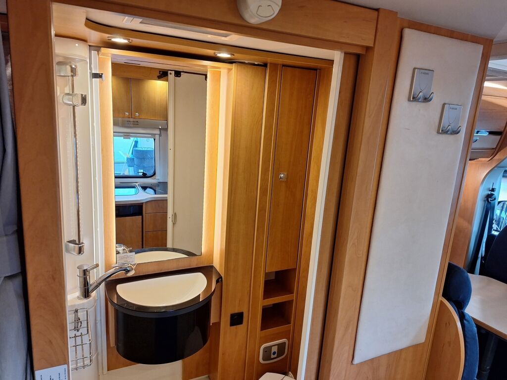 Dethleffs GLOBEBUS 2015 Sininen