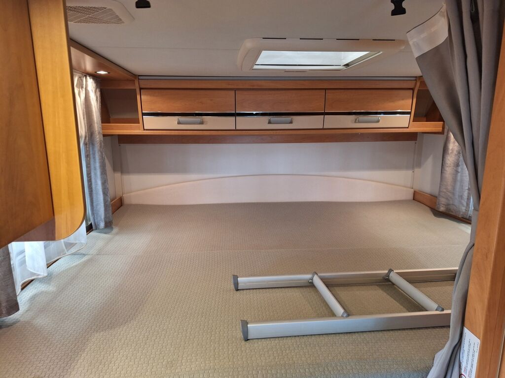 Dethleffs GLOBEBUS 2015 Sininen