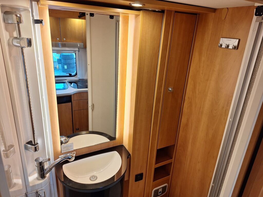 Dethleffs GLOBEBUS 2015 Sininen