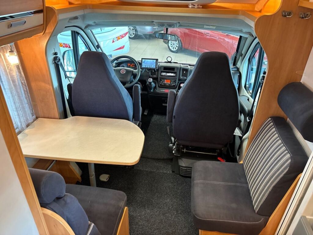 Dethleffs GLOBEBUS 2015 Sininen