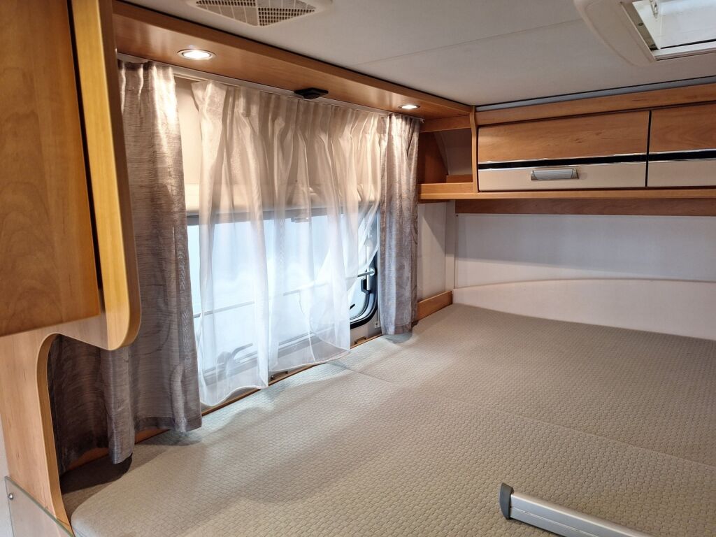 Dethleffs GLOBEBUS 2015 Sininen