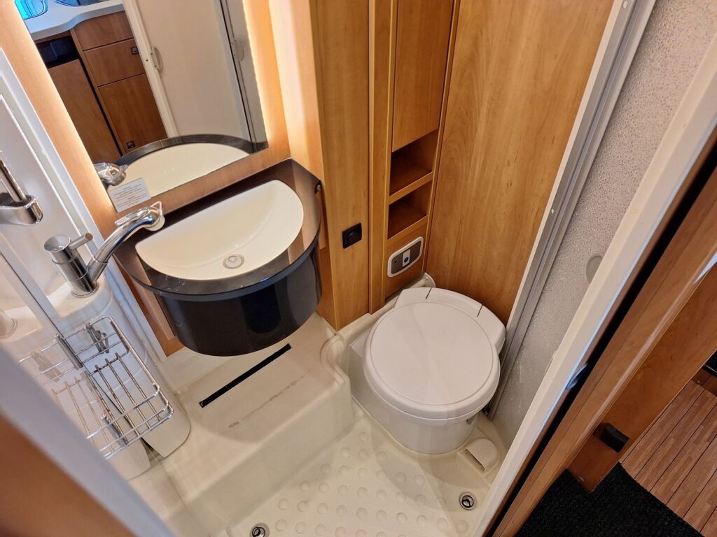 Dethleffs GLOBEBUS 2015 Sininen