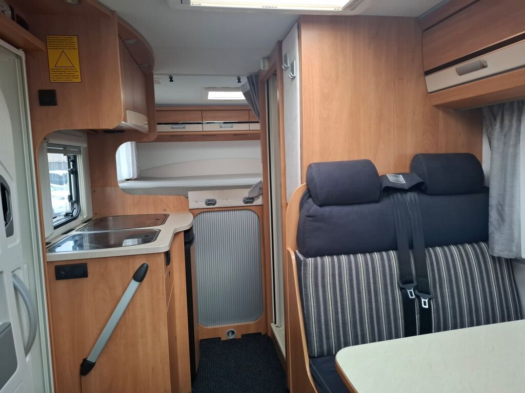 Dethleffs GLOBEBUS 2015 Sininen