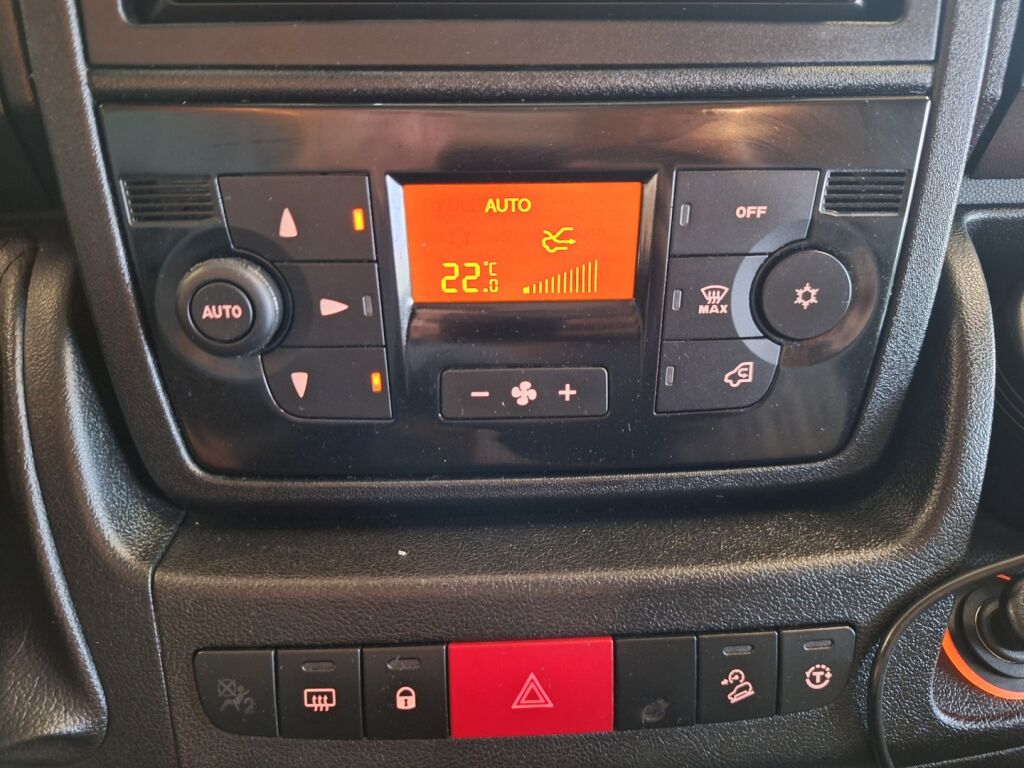 Dethleffs GLOBEBUS 2015 Sininen